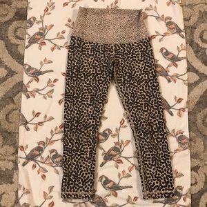 Cute leopard print pink Capri lululemon leggings